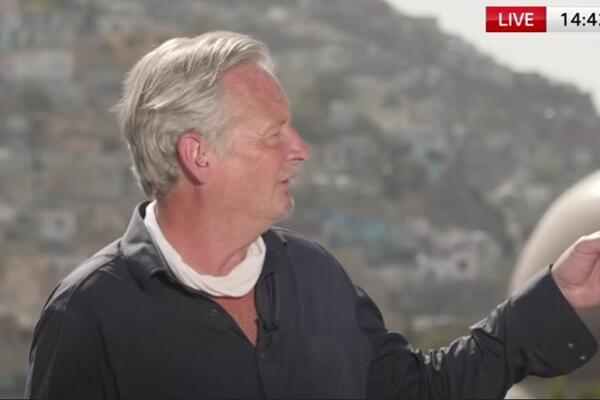 POGLEDAJTE REAKCIJU ENGLESKOG REPORTERA KAD JE VIDEO TALIBANE KAKO MARŠIRAJU: Ovo ne može da se prepriča (VIDEO)