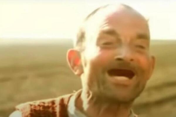 "PUSTI ME, ZVAĆU DECU!": Zbog uloge u filmu ušao je u LEGENDU, ali priču o čiča STANOJU malo ko zna! Ovo je ISTINA!