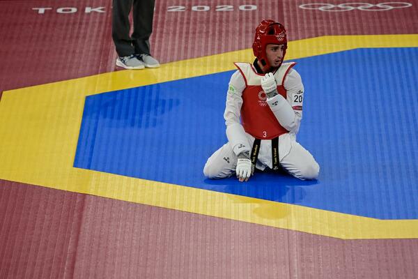 IRSKOM OLIMPIJCU NANETE OZBILJNE POVREDE: Više ne liči na sebe, završio u bolnici sav krvav (FOTO)