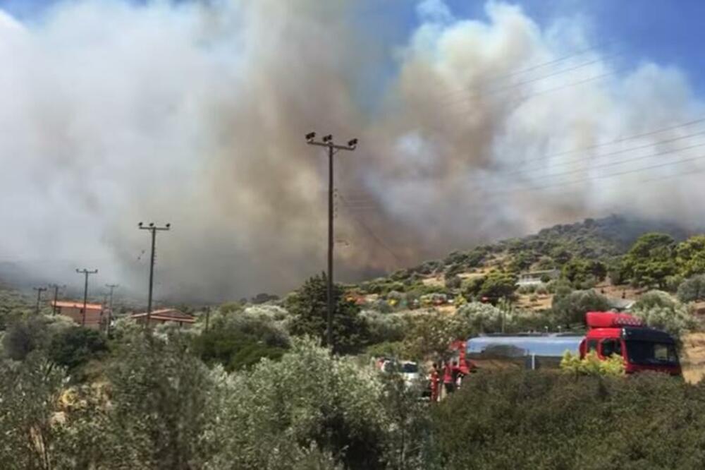 ATINA PONOVO U PLAMENU: Sela se evakuišu, premijer Micotakis se još jednom obratio