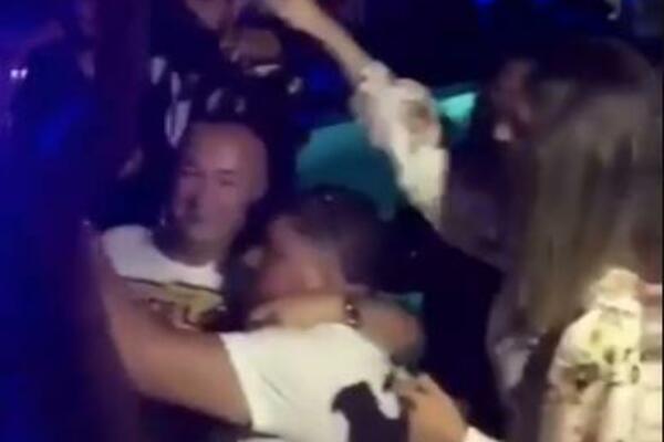 ĐANI NAPRAVIO LOM NOVIM SNIMKOM! nakon što je PIO IZ CIPELE sada LJULJA GOSTE U LJULJAŠCI POD ŠATROM!