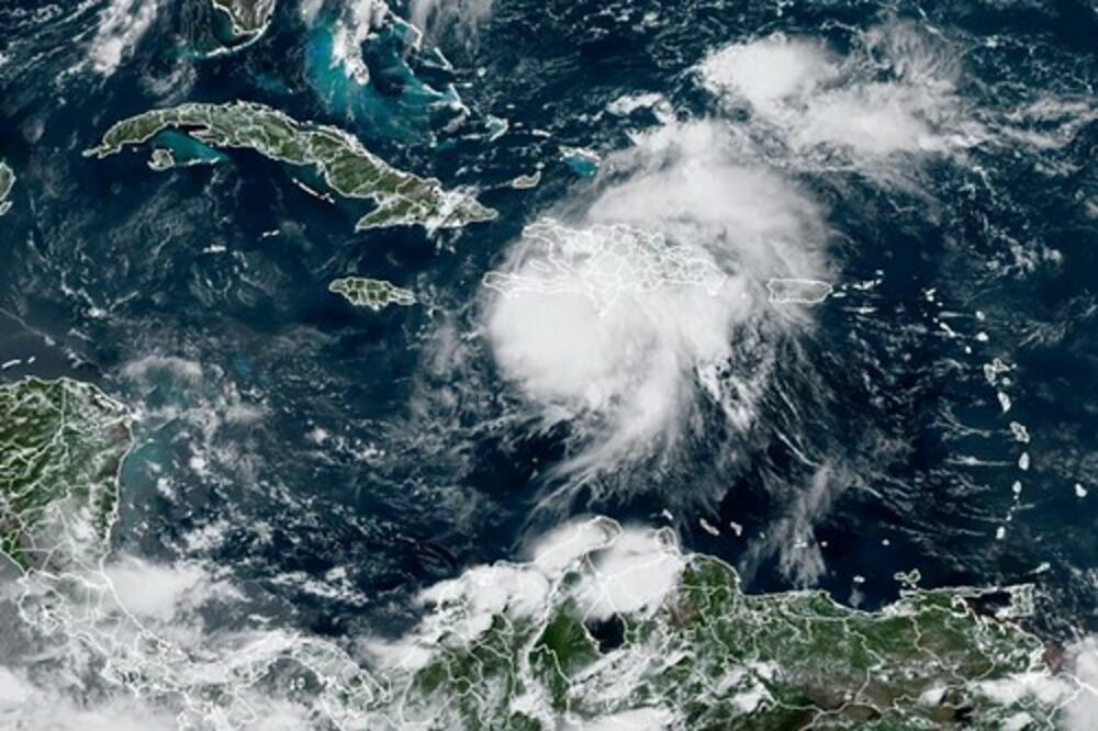 NAKON ZEMLJOTRESA, HAITI ZADESILA NOVA NEDAĆA: Tropski ciklon Grejs RAZARA ZEMLJU! (FOTO) (VIDEO)