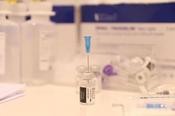 Amerika hoće da proizvede dodatnih milijardu doza antikovid vakcina godišnje