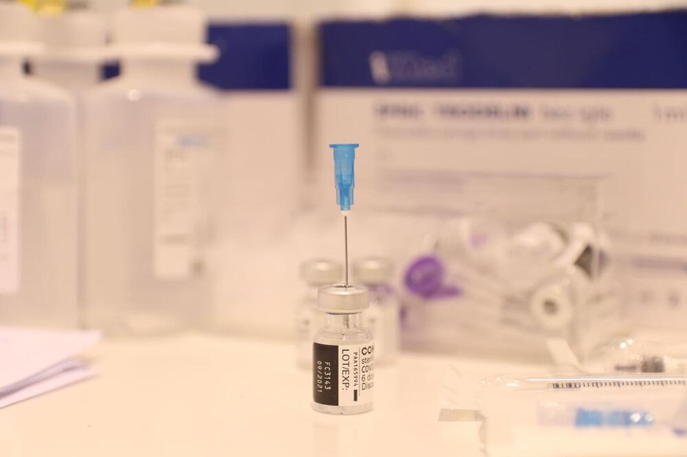 LETONCI SE POBUNILI: Protestvuju protiv OBAVEZNE VAKCINACIJE!