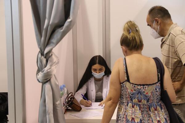 ZA DAN ZARAŽENO 5.700 OSOBA OD KORONE: Preminuo 51 pacijent, na respiratoru 260 osoba