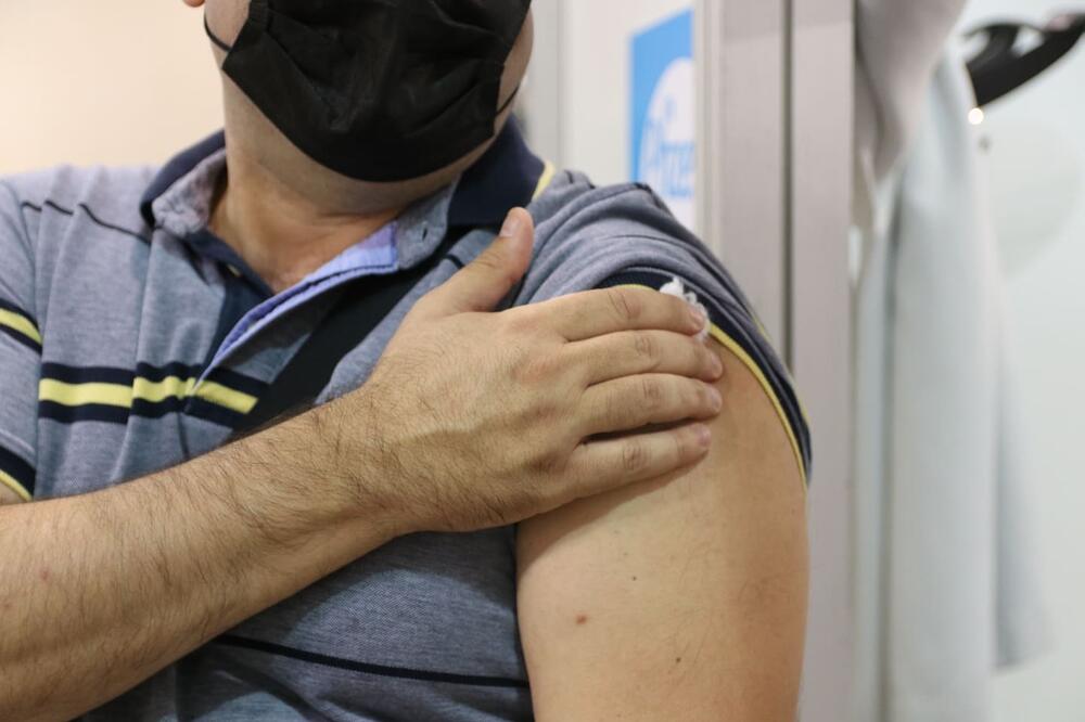 PENZIONERI DOBIJAJU 120 EVRA AKO PRIME VAKCINU: Moskovske vlasti nastoje da postaknu slabu kampanju imunizacije