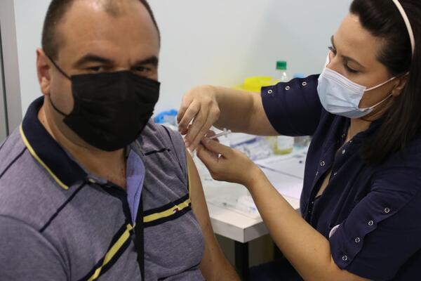 ISPOD 7.000 ZARAŽENIH DANAS: 51 pacijent preminuo, na respiratoru je 282 pacijenta