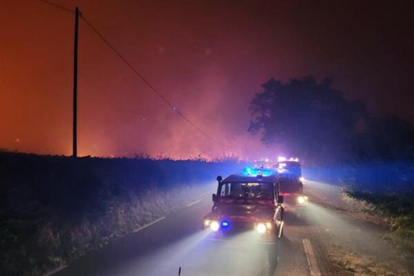 POŽARI U FRANCUSKOJ BUKTE VEĆ TREĆI DAN: Vatrena stihija odnela najmanje 2 života!