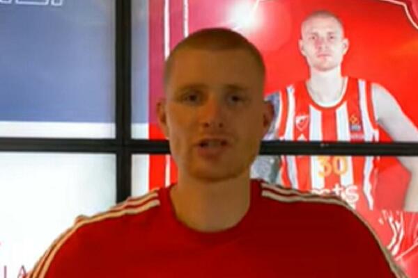 VAJT SE POSLE OPERACIJE ZAHVALIO SVIMA NA PODRŠCI: Učiniću sve što mogu da ozdravim i vratim se da pomognem timu!