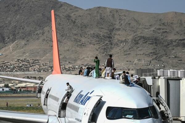 REČ JE O TROJE DRŽAVLJANA SRBIJE: Tokom dana moguća evakuacija iz Kabula! (FOTO)