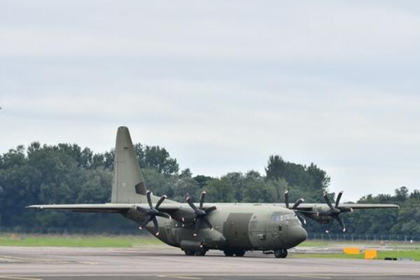 SAD ISTRAŽUJU INCIDENT NA AERODROMU U KABULU: Pronašli su smrskanog Avganistanca koji je očajnički želeo da pobegne