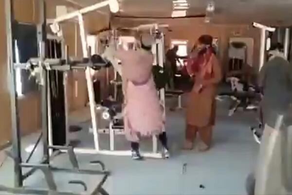 HIT SNIMAK! Talibani su ušli u teretanu i počeli da vežbaju, BOLJE DA NISU (VIDEO)