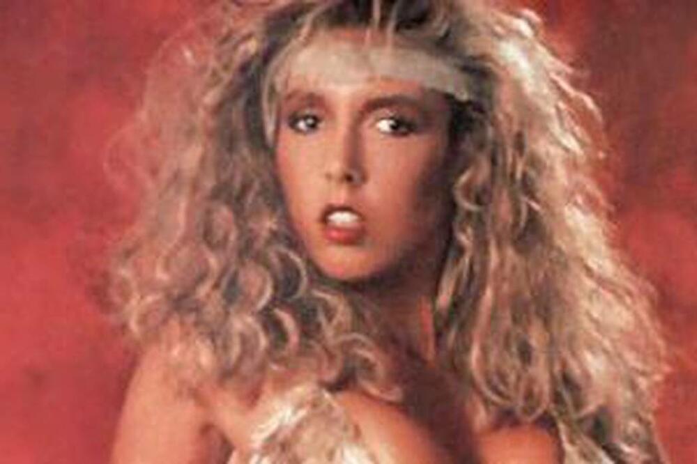 UMRLA ČUVENA GLUMICA FILMOVA ZA ODRASLE: Obožavaoci širom sveta su u šoku!