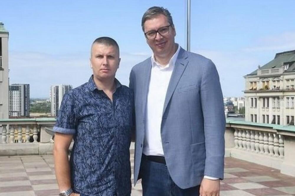 VUČIĆ SE SASTAO SA BOGDANOM BUKUMURIĆEM KOJEG SU ALBANCI PRE 18 GODINA RANILI: Predsednik poslao SNAŽNU PORUKU!