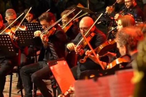 SREMSKA MITROVICA: BOGATA LETNJA PONUDA - Vojvođanski simfonijski orkestar proslavlja svoj rođendan u gradu na Savi