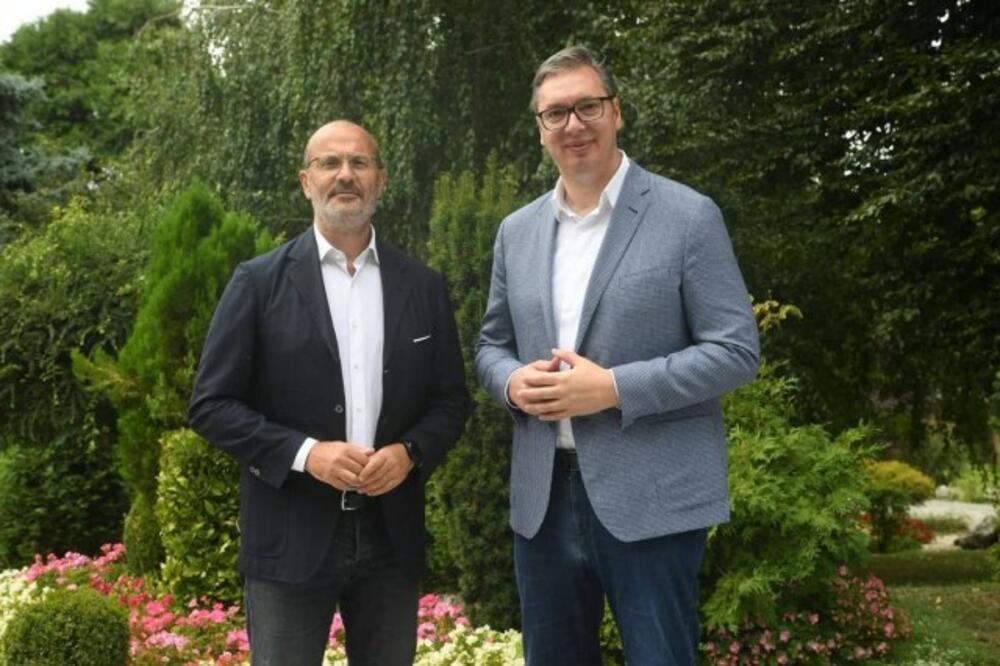 VUČIĆ PRIREDIO OPROŠTAJNI RUČAK ZA FABRICIJA: Hvala na svakoj vrsti podrške! (FOTO)