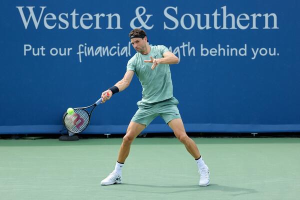 DIMITROV ČEKA MEDVEDEVA: Bugarin pobedio Kazahstanca u dva seta (FOTO)