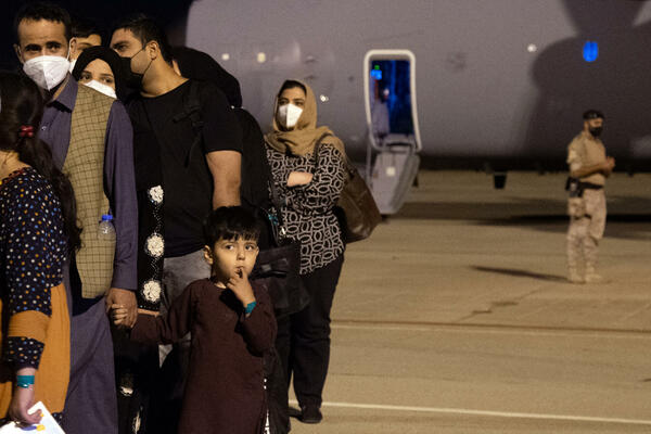 "SVE MNOGO PODSEĆA NA KAMBODŽU": Haotične scene evakuacije iz Kabula pokazale totalnu nepripremljenost SAD!