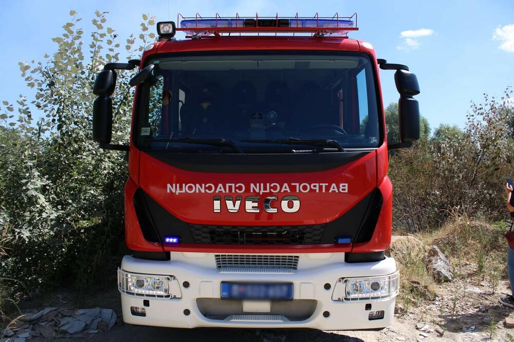 POŽAR U ŠUMI KOD BUBANJ POTOKA: Vatrogasne ekipe na terenu!