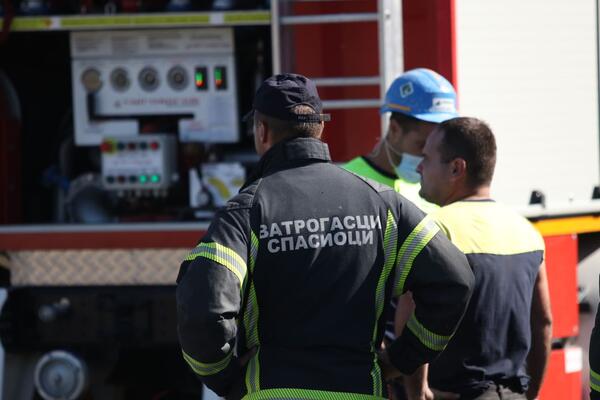 GORI AUTOBUS NA AUTOKOMANDI: Više vatrogasnih ekipa na terenu!
