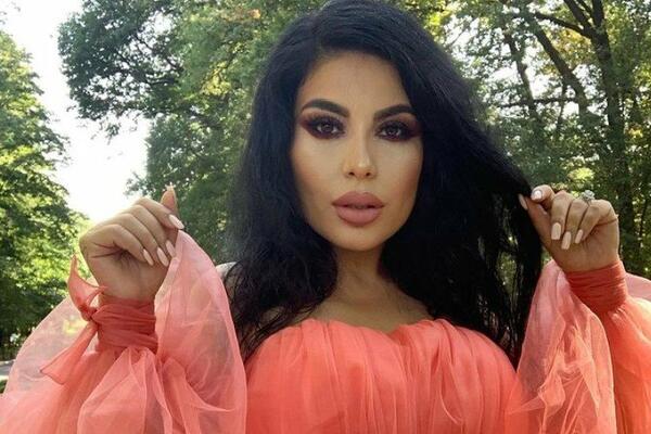 NA SIGURNOM JE: Oglasila se avganistanska pevačica nakon što je uspela da POBEGNE iz zemlje! (FOTO)