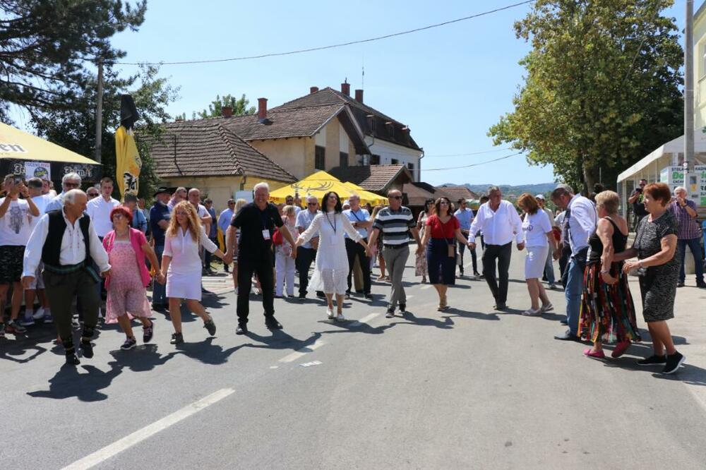 PRANJANI SU NAJVESELIJE SELO U SRBIJI: Ovaj trenutak se dugo čekao (FOTO)