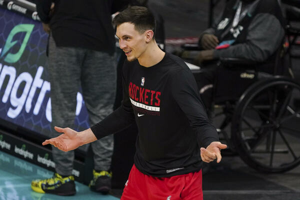 PARTIZANOV LETONAC OTKRIO KAKO SE TUKAO SA NOVIM SAIGRAČEM: Sevali su laktovi sve vreme...