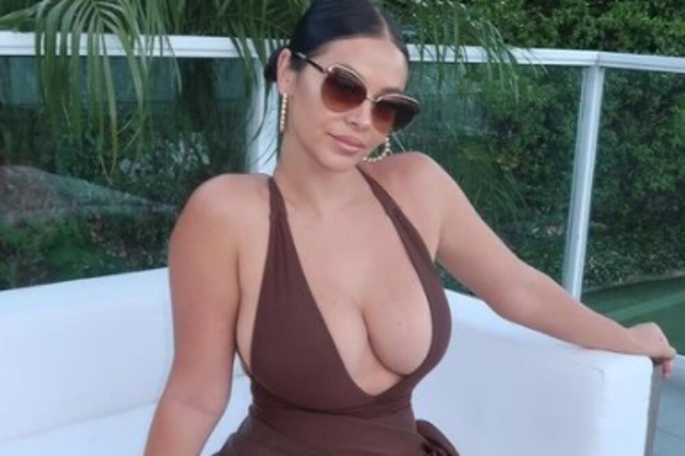 DANIJELA JE SRPSKA GO-GO IGRAČICA KOJA NBA ZVEZDU VRTI OKO MALOG PRSTA: Pre toga ju je UŽASNO POVREDIO! FOTO