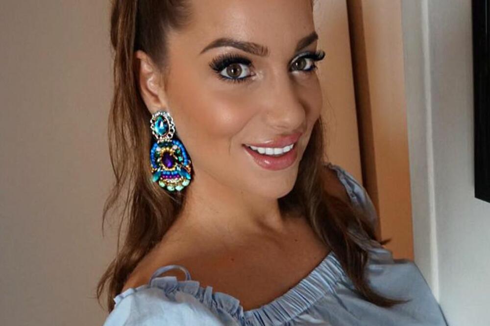 KO SE SEĆA LEPE SIMONE SA FARME? Nekada pravila PROBLEME i bila MALA OD SKANDALA, a danas ima ČETVORO DECE