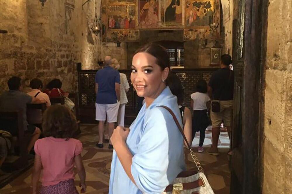 Nekada je zvali "mala od skandala" jer je pravila probleme, a danas je velika vernica: Prošla kroz pakao i sad...