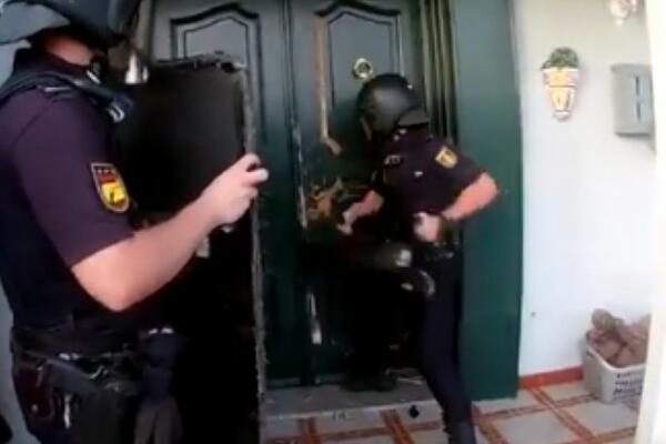 NE BISTE POVEROVALI: Žena uz pomoć 111 procesora rudarila KRIPTOVALUTAMA, 1 stvar je ODALA (VIDEO)