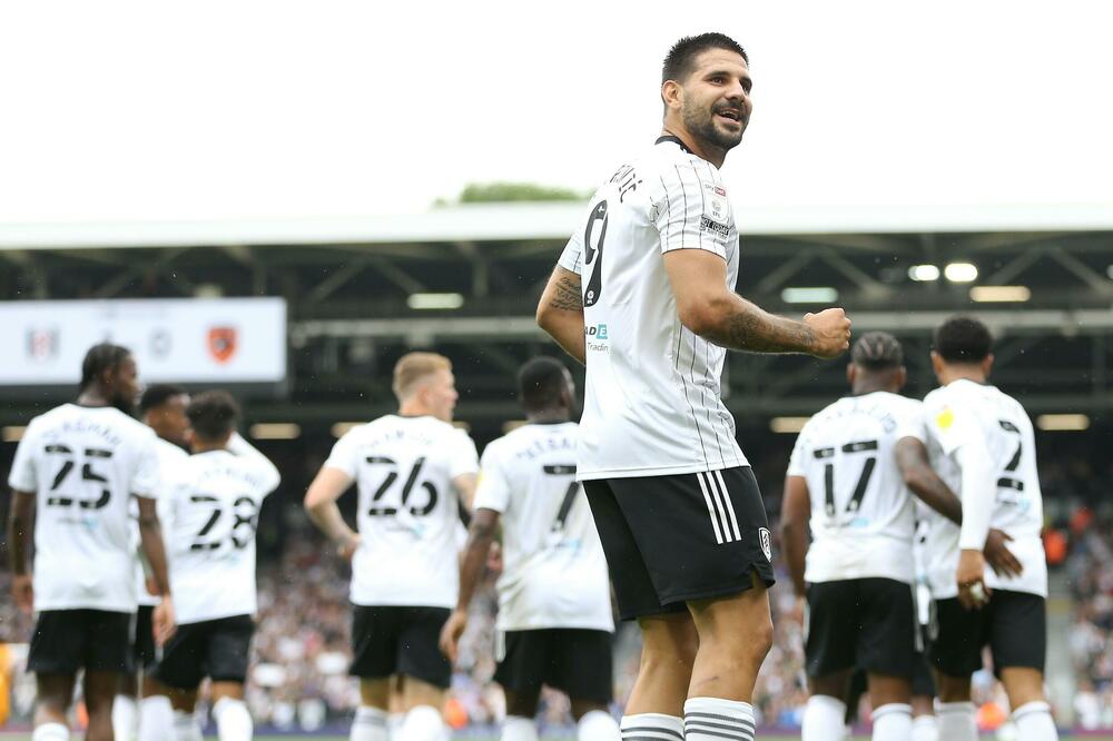 MITROGOL VERAN FULAMU, ZAJEDNO NAPADAJU POVRATAK U PREMIJER LIGU: "To je moj dom!"