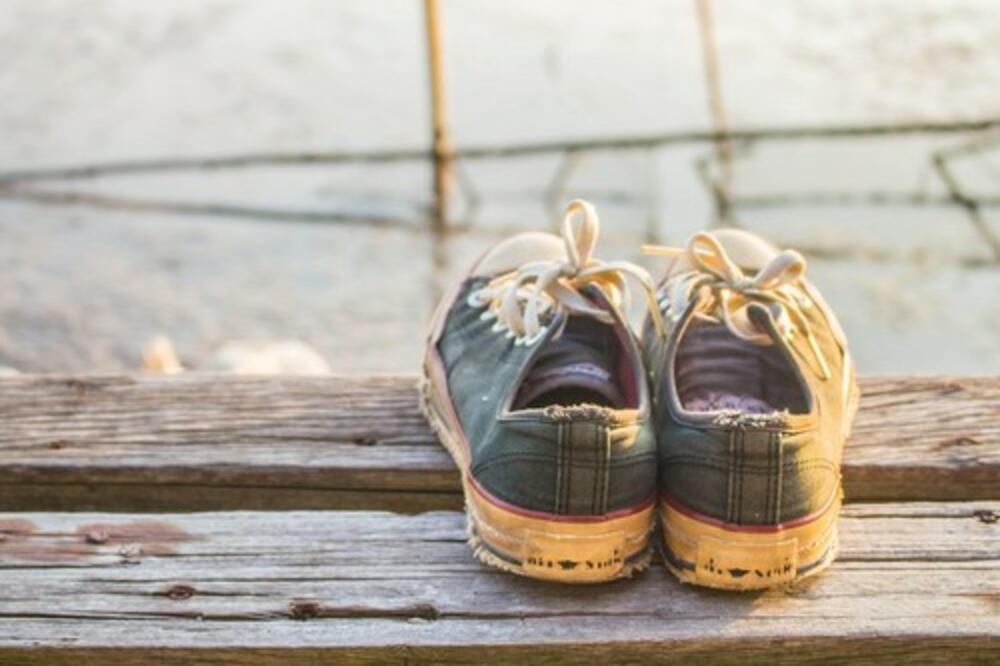 PATIKE SA OSTACIMA LJUDSKIH STOPALA SVE ČEŠĆE SE POJAVLJUJU NA OBALI OKEANA: Lekar misli da ZNA o čemu je reč!