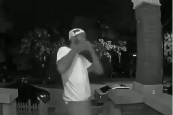 BORBA 1 NA 1: Pogodite ko je pobedio u surovoj borbi muškarca i bube! Snimak doveo sve do suza