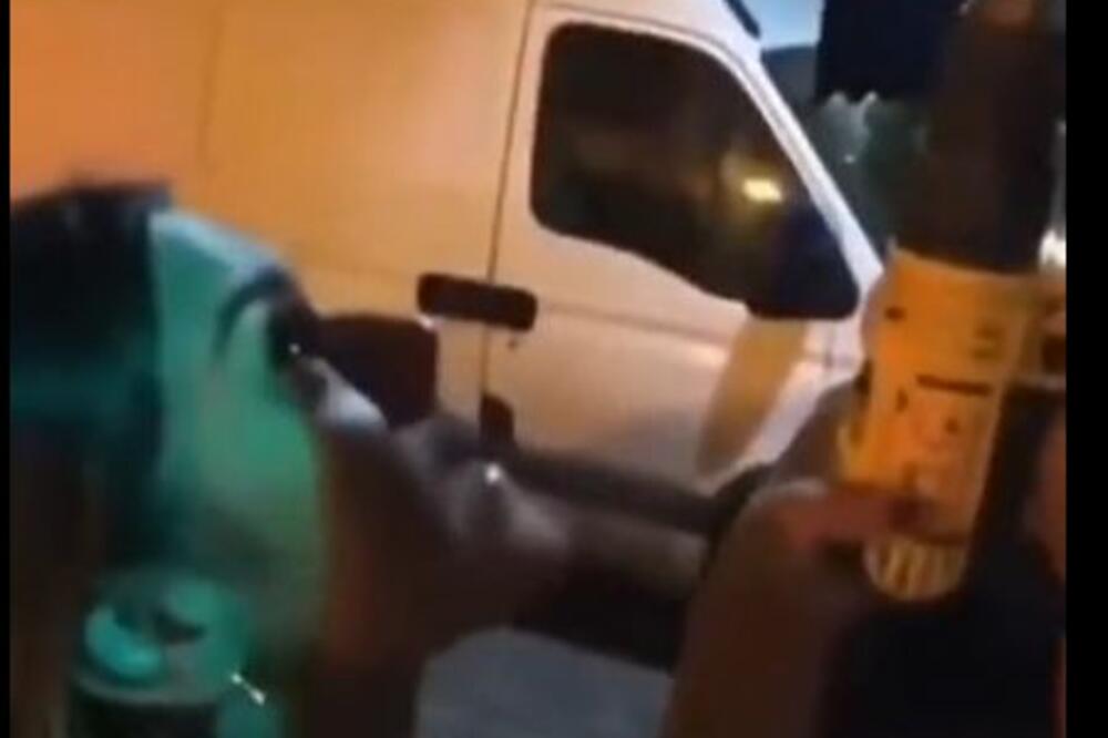 LEPOTICA JE BUŠILA RUPU NA PLAFONU: Sekund kasnije bila je NA PODU! (VIDEO)