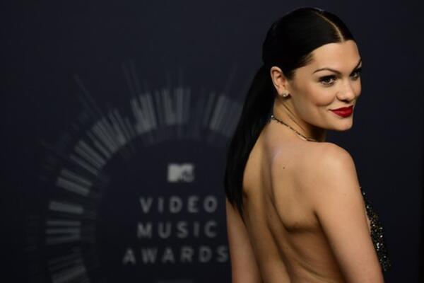 NARUŠENO ZDRAVSTVENO STANJE JE MNOGO MUČI, POVLAČI SE IZ DRUŠTVENOG ŽIVOTA: "Dopustila sam da se slomi deo mene!"