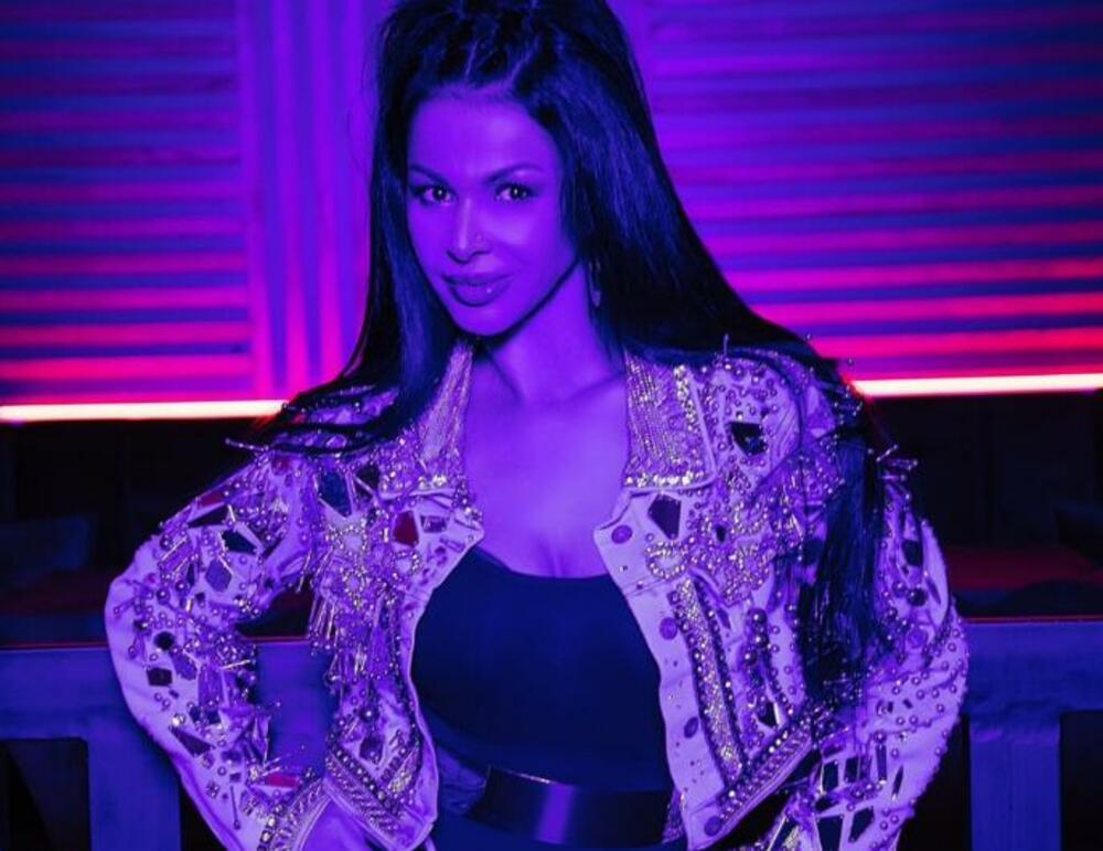 NAŠA FOLK ZVEZDA ZAVRŠILA U LUDNICI: Tamo obavila specijalan ZADATAK!