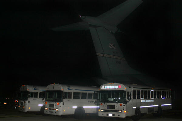 Više od 2.000 Avganistanaca stiglo u američku vojnu bazu Ramštajn u Nemačkoj! (VIDEO)