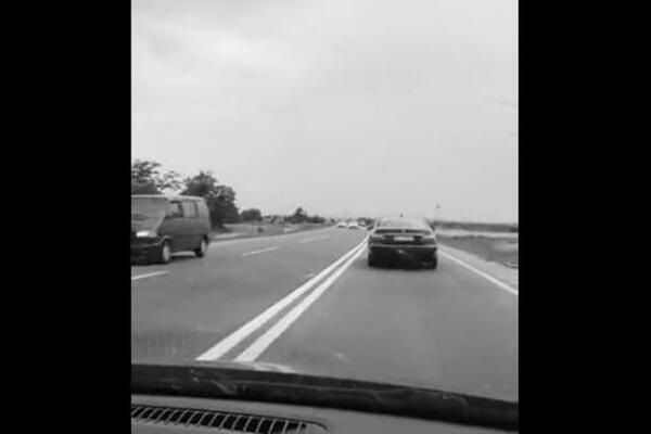 ZBOG OVAKVIH SE GINE! Stravičan snimak sa Ibarske magistrale SABLASNUO sve, ovo još nismo videli (VIDEO)