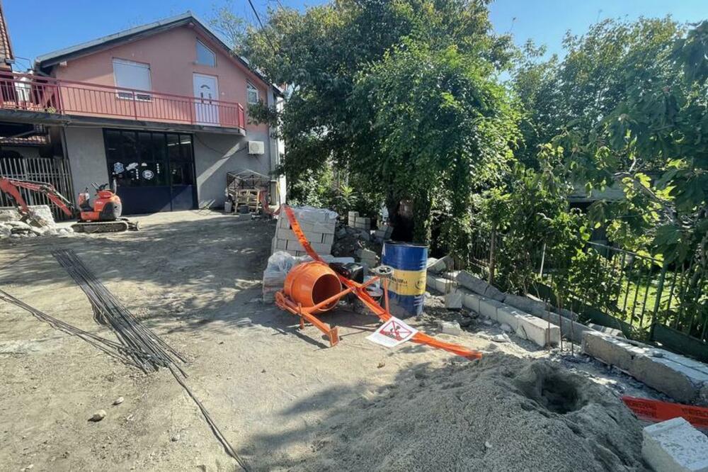 PO HITNOM POSTUPKU! Oglasio se Grad oko SKANDALA u Glamočkoj gde su komšije zazidane!