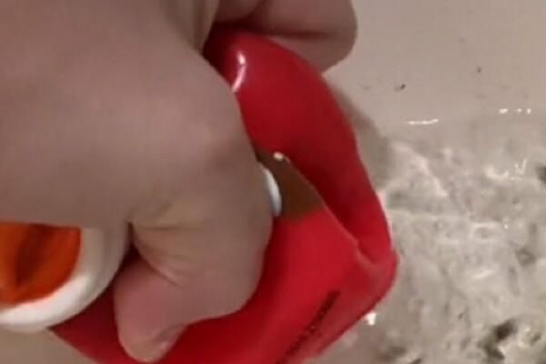 MAJKA ZAPREPASTILA RODITELJE: Nakon ovog prizora ćete pažljivo voditi računa o IGRAČKAMA za decu (VIDEO)