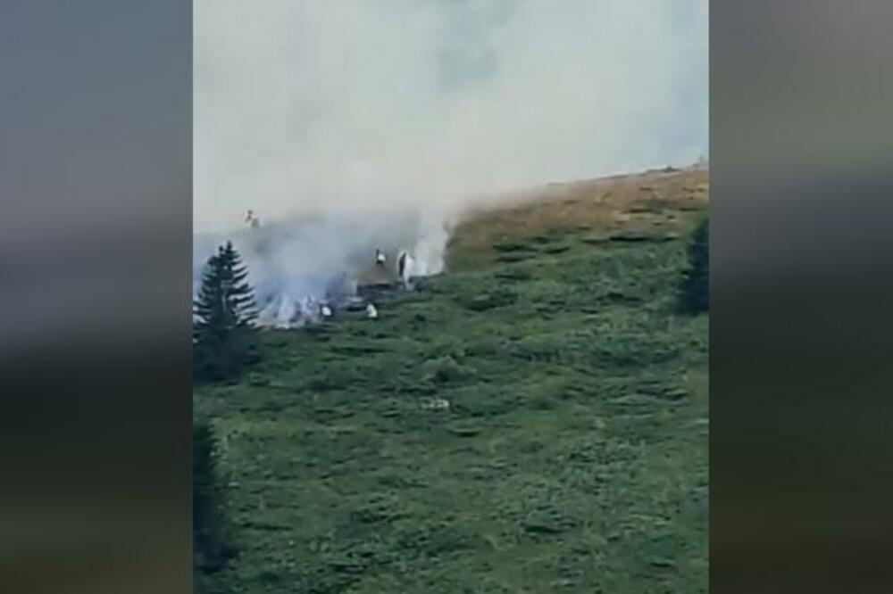 POŽAR NA KOPAONIKU UGAŠEN! Zahvatio nisko rastinje, širio se, ali vatrogasci su ekspresno REAGOVALI!