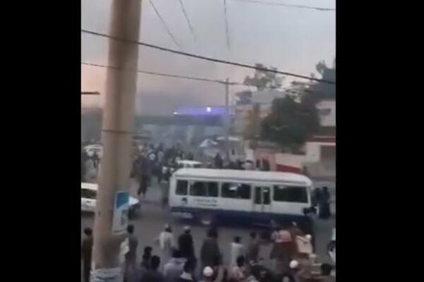 POŽAR IZBIO NA MEĐUNARODNOM AERODROMU U KABULU: Oblak dima se nadvio nad gradom usred napora za evakuaciju! (VIDEO)