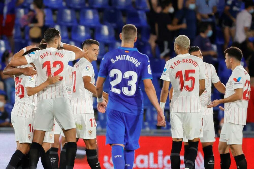 MAKSIMOVIĆ I MITROVIĆ U 93' OSTALI PRAZNIH ŠAKA: Lamela doveo Sevilju na vrh, Dmitrović i Gudelj ostali na klupi!