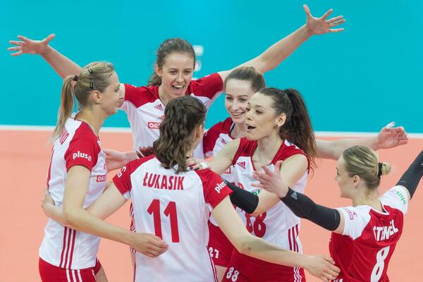 POLJAKINJE PREGAZILE I ŠPANIJU: Turska čuva vrh u grupi D!