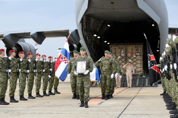 ŽIVOTI HRVATSKIH VOJNIKA KOJI SU BILI U AVGANISTANU U OPASNOSTI ZBOG OGROMNE GREŠKE AMERIKANACA? Evo šta se desilo!