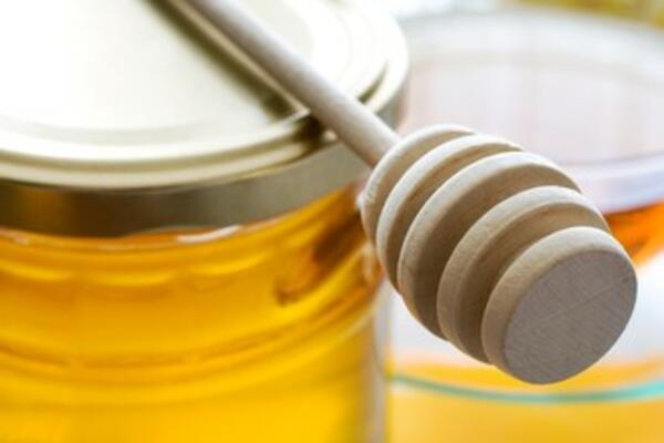 ZAMRZNUTI MED RASPAMETIO SVE: Viralni hit zadobio mnoštvo simpatija, a da li je tako dobar za ZDRAVLJE?