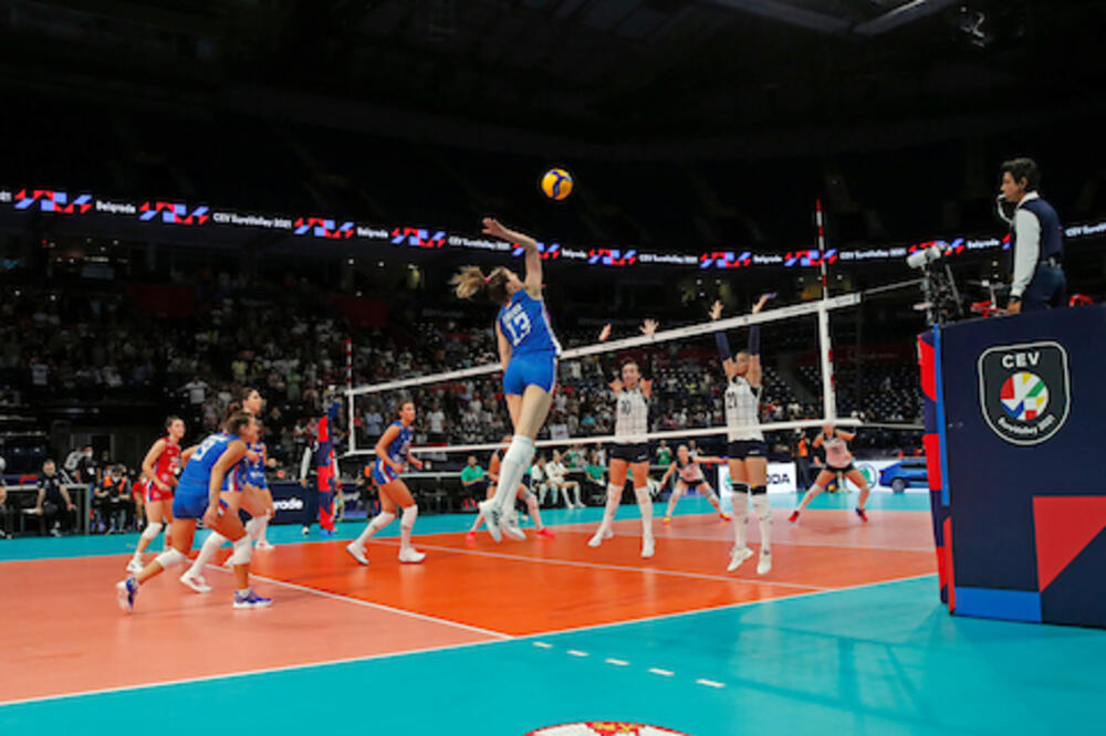 DEVOJKE ŽESTOKO BIJU REDOM: Srbija pobeđuje i sa drugom postavom na terenu (FOTO)