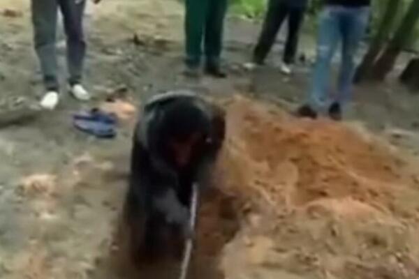 ŽIVEO U UBEĐENJU DA ĆE DA VASKRSNE POPUT ISUSA HRISTA: Za sobom ostavio TRUDNU DEVOJKU, učinio nešto UŽASNO (VIDEO)