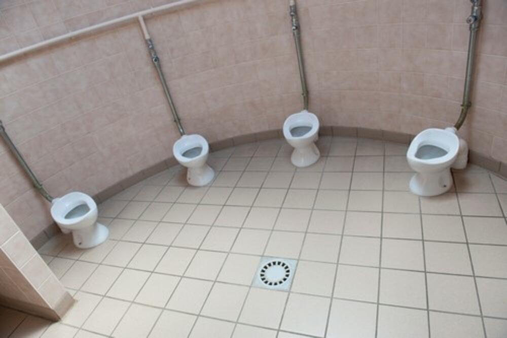 NI SLUČAJNO OVO NE RADITE U JAVNOM TOALETU: Inače sledi gorko kajanje